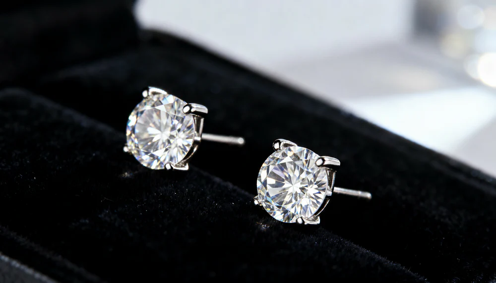 Top Jewelry Trends: Diamond Earrings Leading the Way